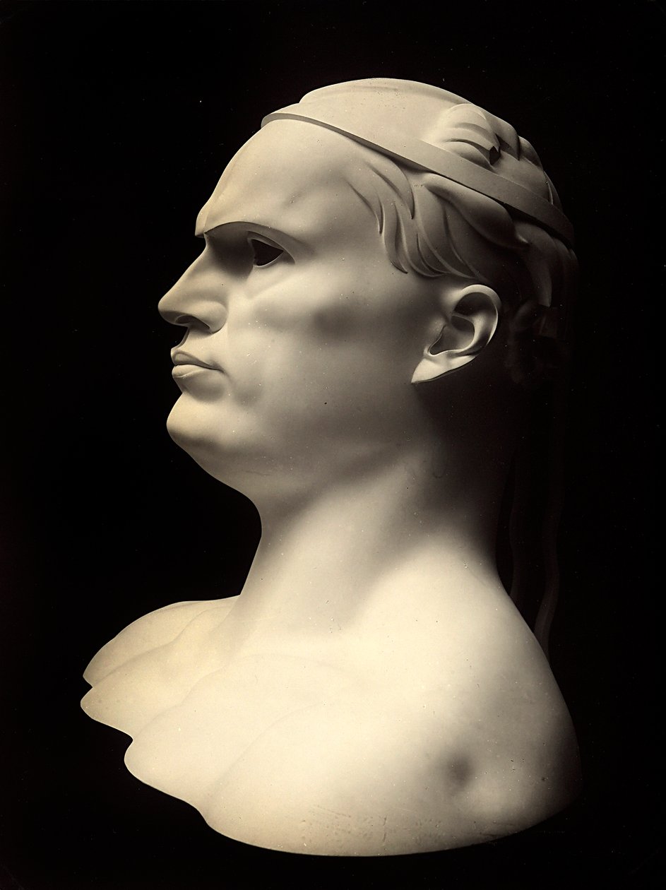 ベニート・ムッソリーニの肖像を描いた胸像、アドルフォ・ヴィルトの作品（モノクロ写真 作： アドルフォ・ワイルド