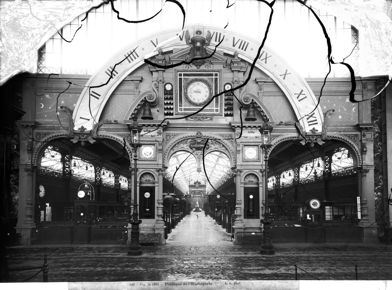1889年パリの万国博覧会での時計学館のポルティコ 作： アドルフ・ジラドン
