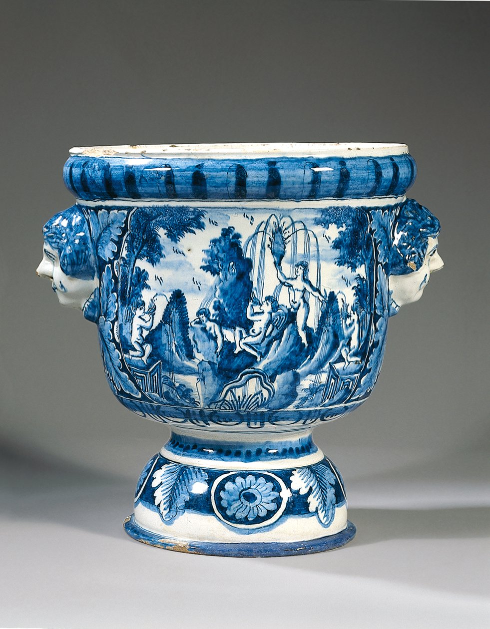 デルフト製青白両手付き神話型台座庭園骨壺 作： Adriaen（fl。1868d.1701）（attr.to）Kocks