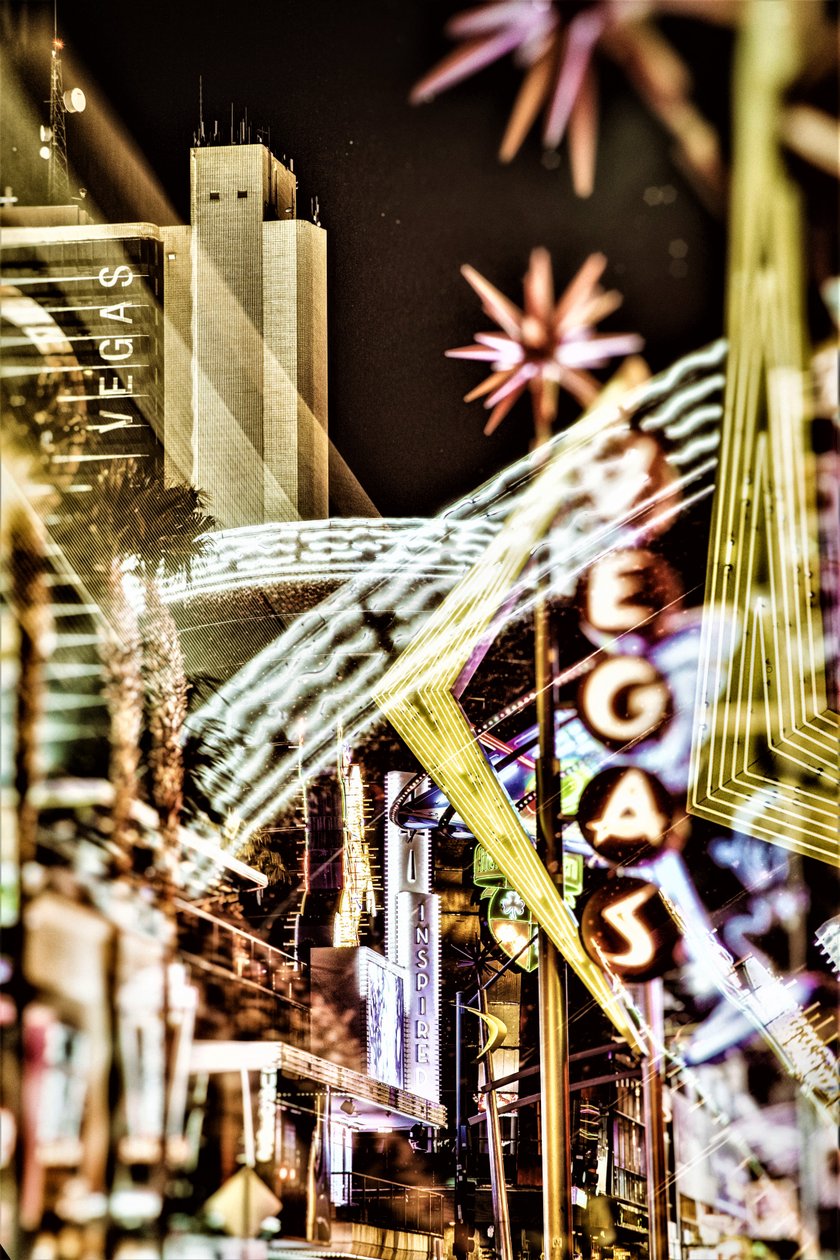  作： アレックス・キャミンカー