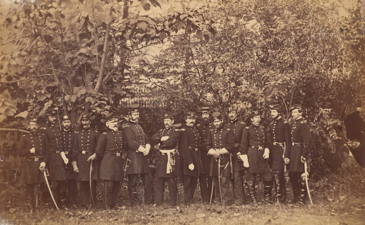 マクレラン将軍とスタッフ、カリフォルニア州。 1863年。 作： アレクサンダーガードナー。