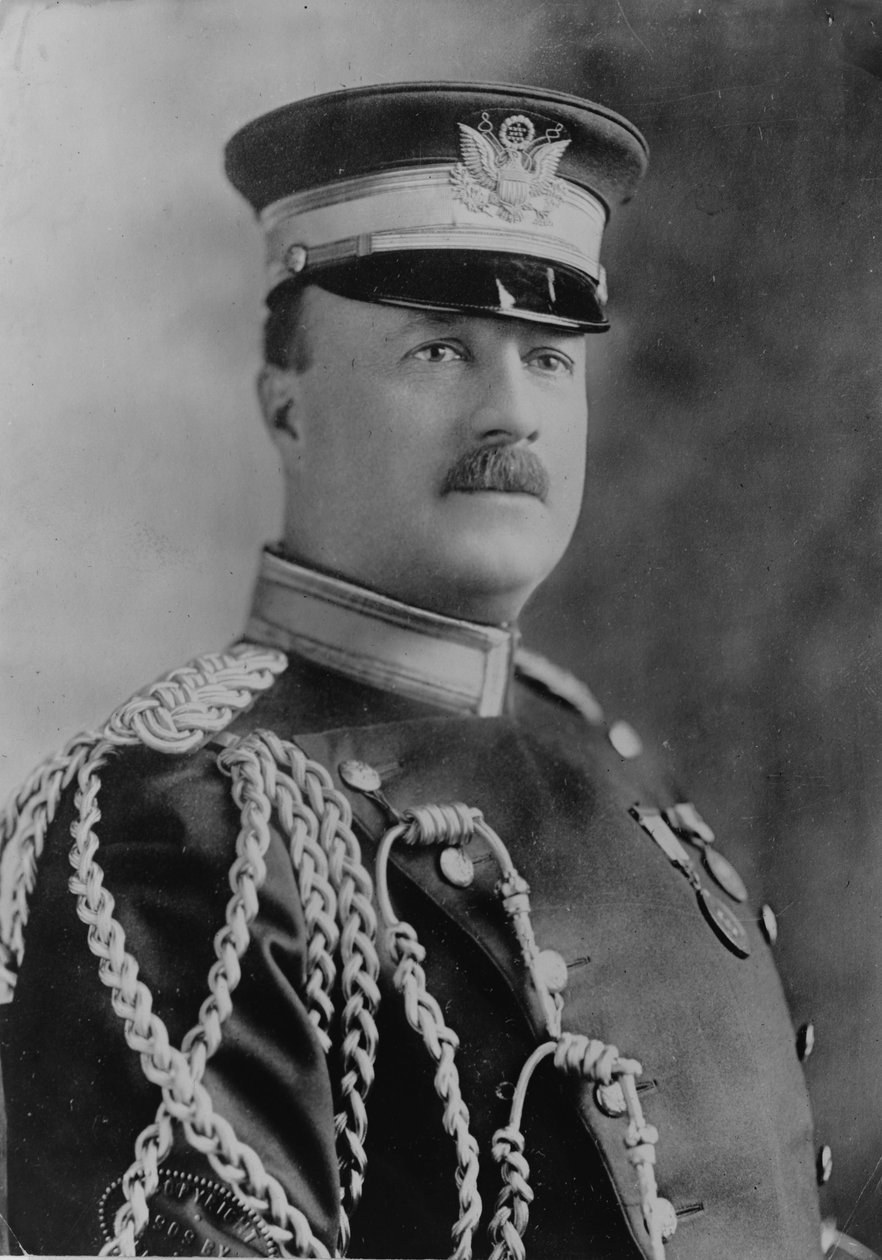 キャプテンアーチボルドウィリンガムバット、1909年 作： アメリカの写真家