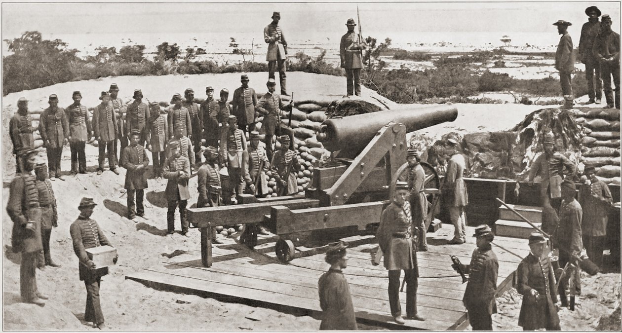 1861年3月の南北戦争の前に、フロリダ州ペンサコーラ湾への入り口を見下ろす南軍の32ポンド砲と民兵砲手 作： アメリカの写真家