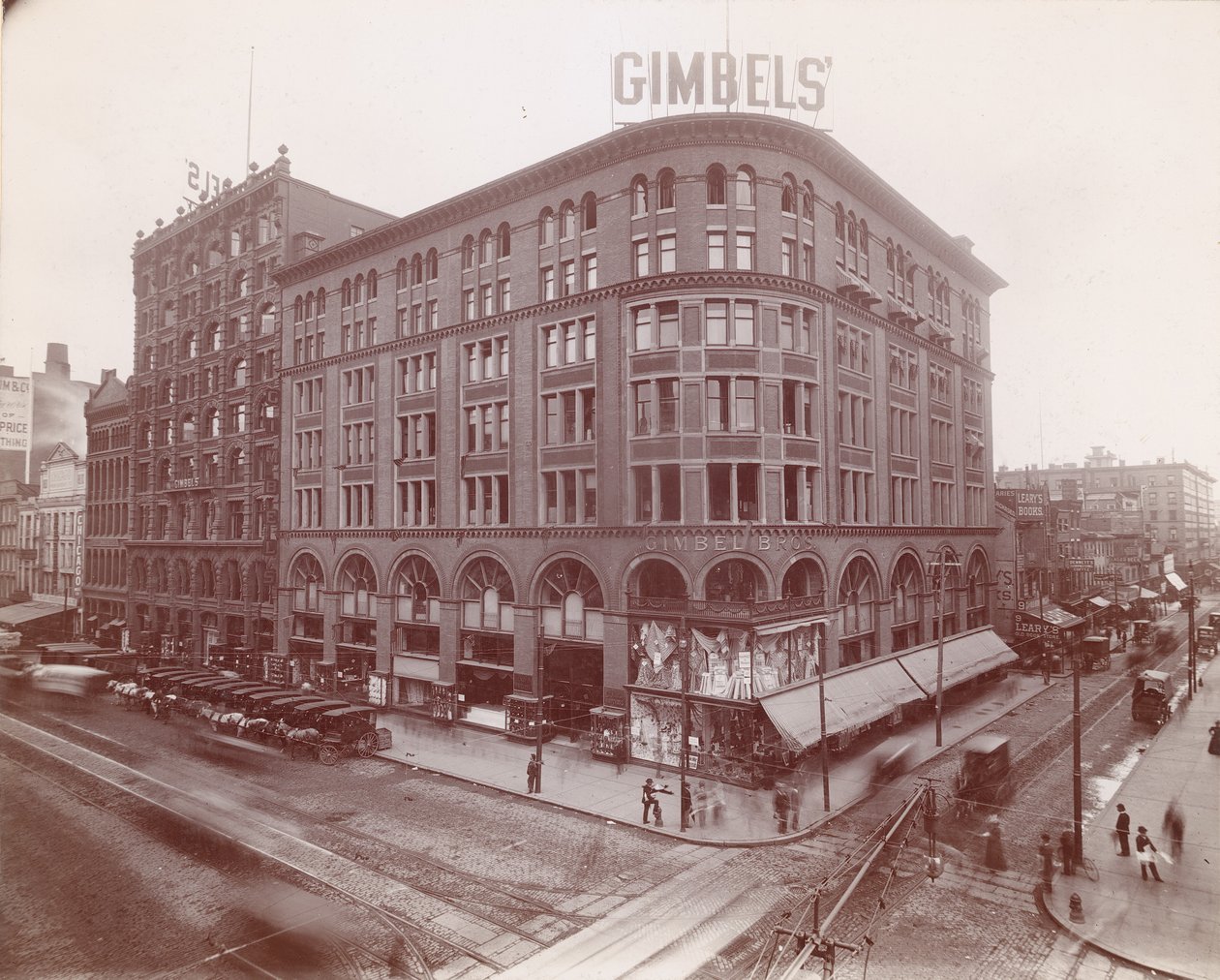 ジンベルブラザーズ、マーケットストリート9番、南東角、1899年（アルブメンプリント） 作： アメリカの写真家