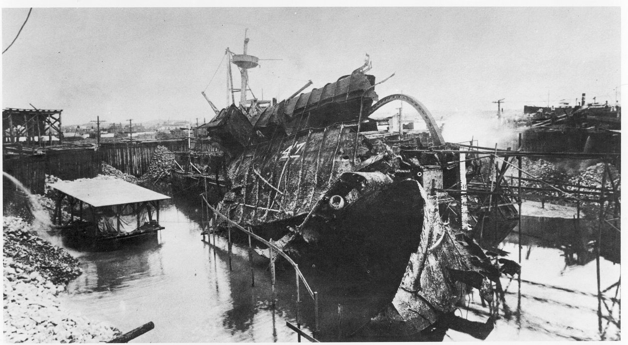 USSメインの大災害、1898年（206525、206527を参照） 作： アメリカの写真家