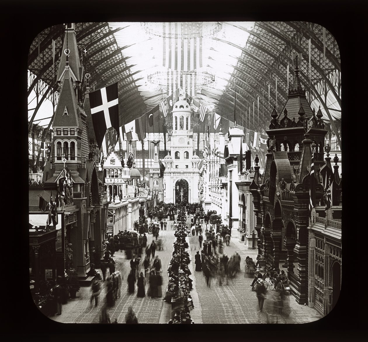 世界コロンビア博覧会：リベラルアーツビルディング、シカゴ、1893年（ランタンスライド） 作： アメリカの写真家