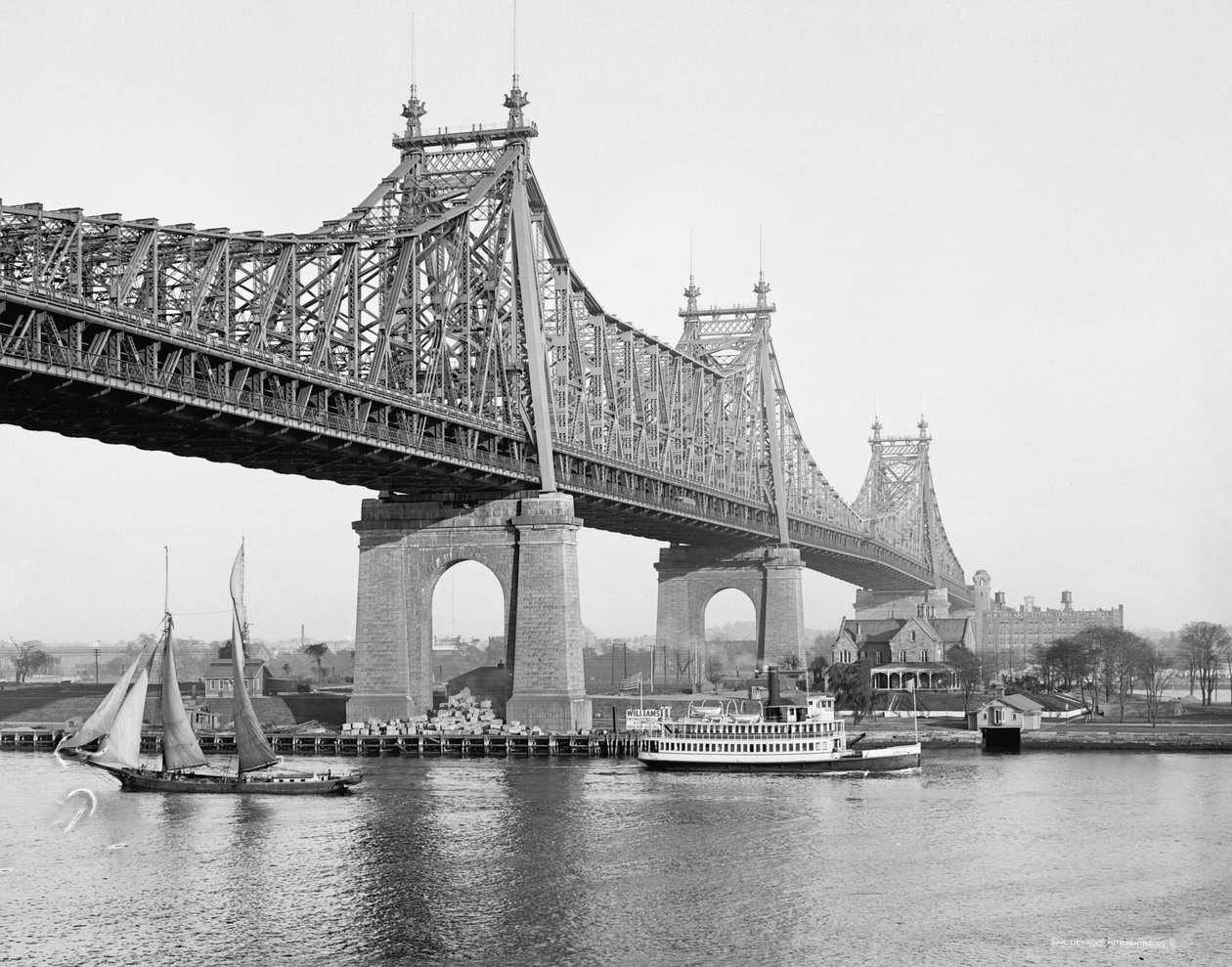 ブラックウェルズアイランド（クイーンズボロ）ブリッジ、ニューヨーク、ニューヨーク、1910-20 作： アメリカの写真家