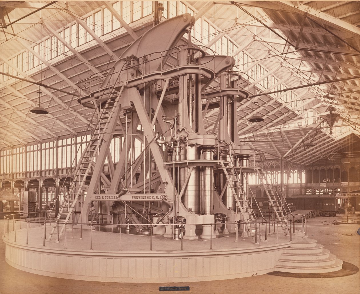 コーリスエンジン、センテニアルインターナショナルエキシビション、フィラデルフィア、1876（アルブメンプリント） 作： アメリカの写真家