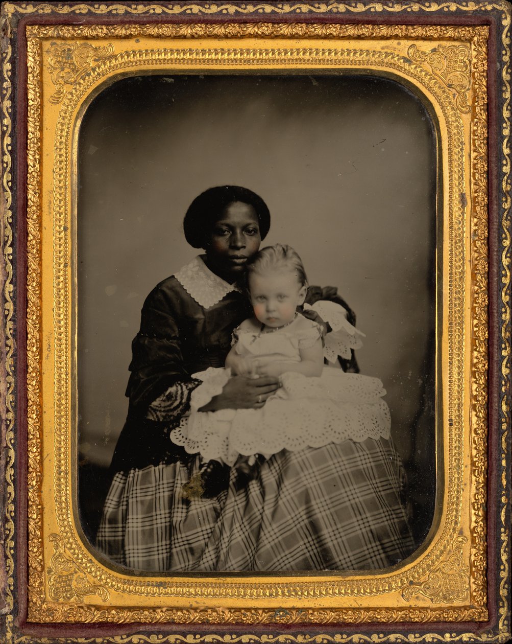 女性と子供の肖像,c.1860年（写真） 作： アメリカの写真家