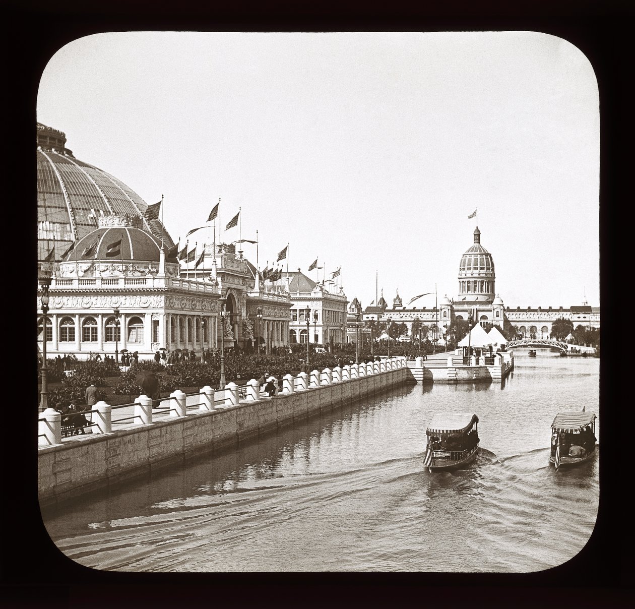 Worlds Columbian Exposition：園芸建築物とイリノイ州議事堂、シカゴ、1893年（ランタンスライド） 作： アメリカの写真家