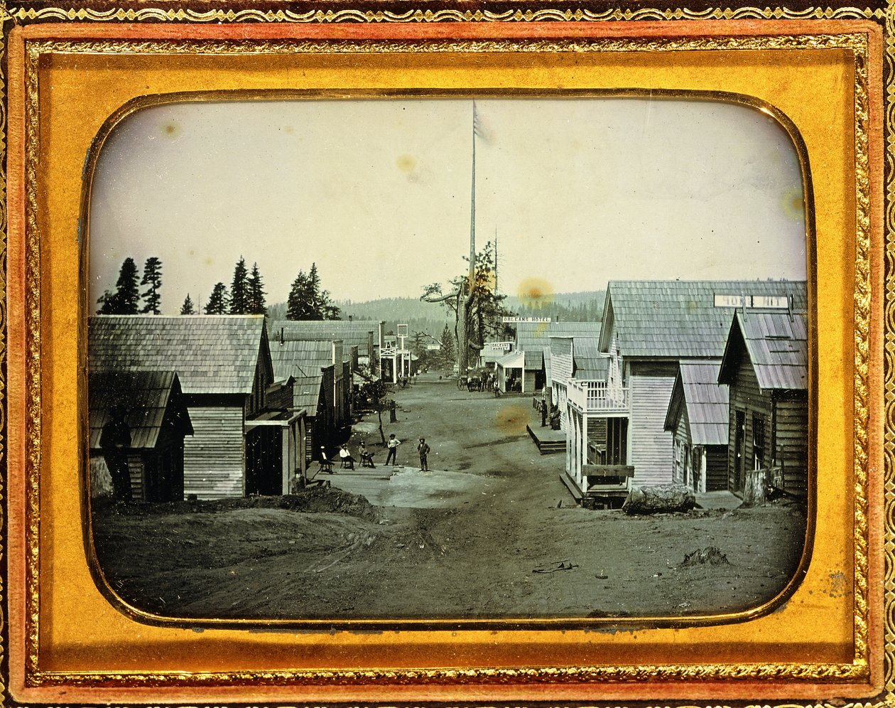 カリフォルニアゴールドマイニングタウン、1852年頃（ハーフプレートダゲレオタイプ、エンボスレザーケース） 作： アメリカの学校