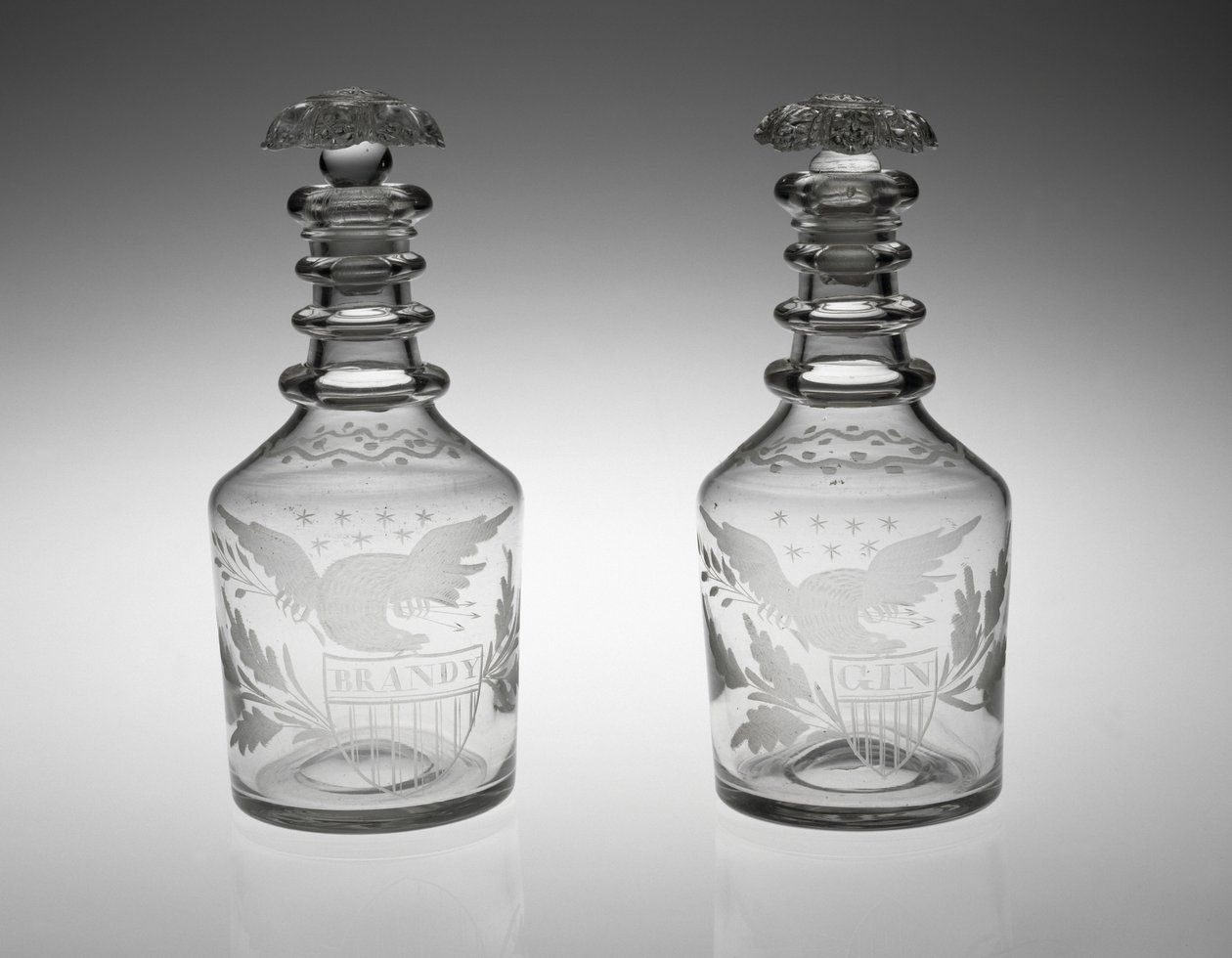 デカンター、c。 1830〜 1840年（鉛ガラス） 作： アメリカの学校