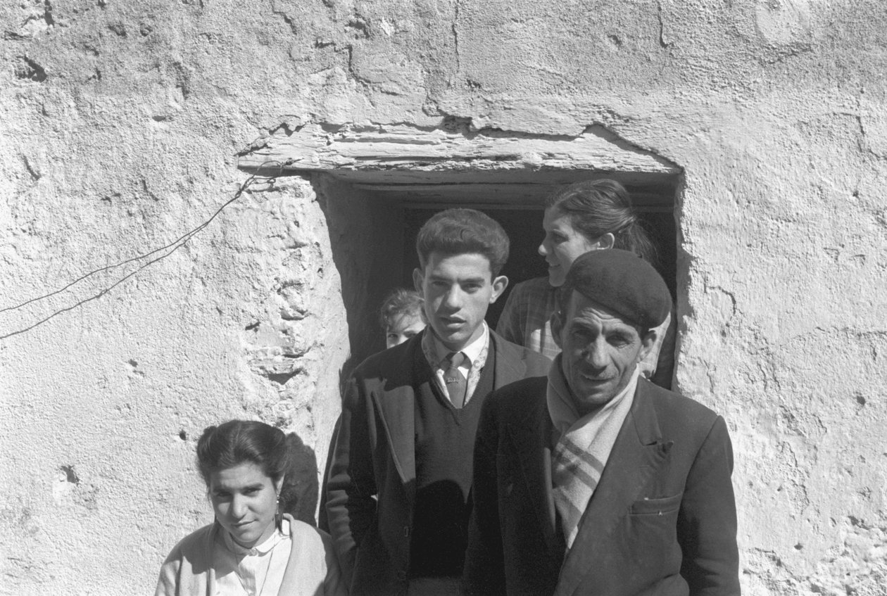 ファミリー 作： 