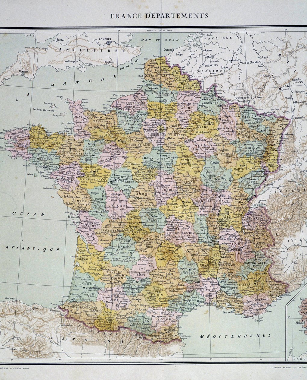地図を見るフランスのデパートメント。1950年代のアトラス。 作： 匿名匿名