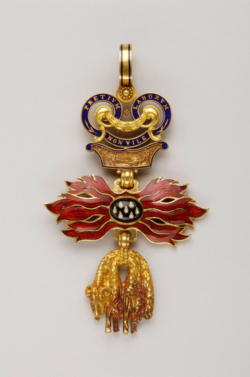 金の羊毛勲章（Order of the Golden Fleece）。Austrian Golden Fleece - Reduced badge - 1850-1900 - Gold and Emals - H 6.2 cm, W 4.1 cm, Weight: 20 g - Private collection 作： 匿名匿名