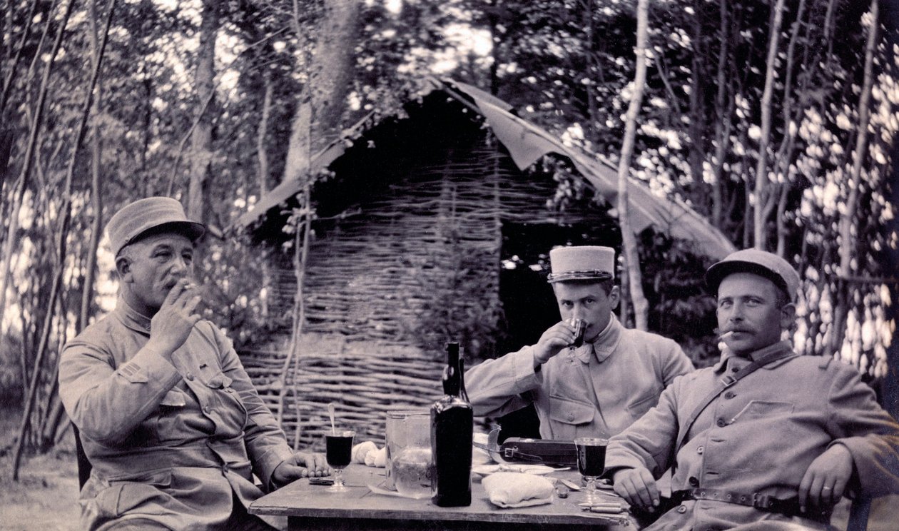 第一次世界大戦初期の歩兵中尉の個人アルバムからの写真（1st, Iere 作： 匿名匿名