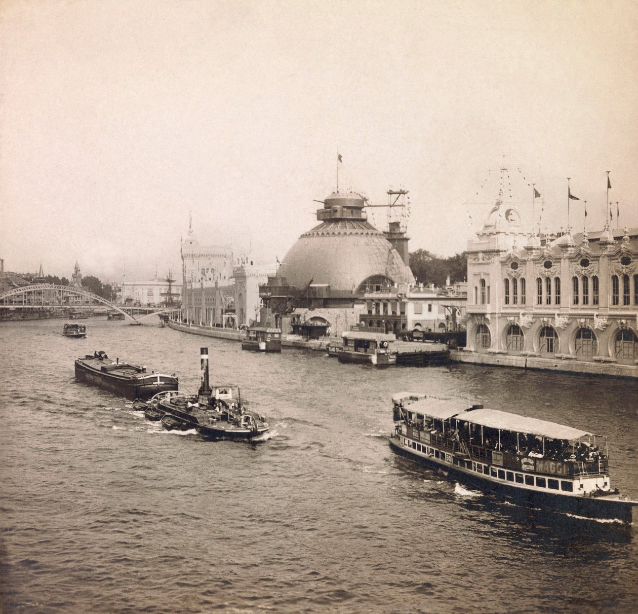 1900年の万国博覧会 - パリの万国博覧会（Exposition Universelle de 1900）。セーヌ川、左岸の全景 - 個人蔵 作： 匿名匿名