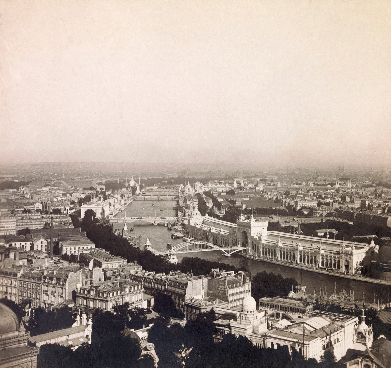 1900年の万国博覧会 - パリの1900年万国博覧会（Exposition Universelle de 1900）。パノラマビュー - 個人蔵 作： 匿名匿名