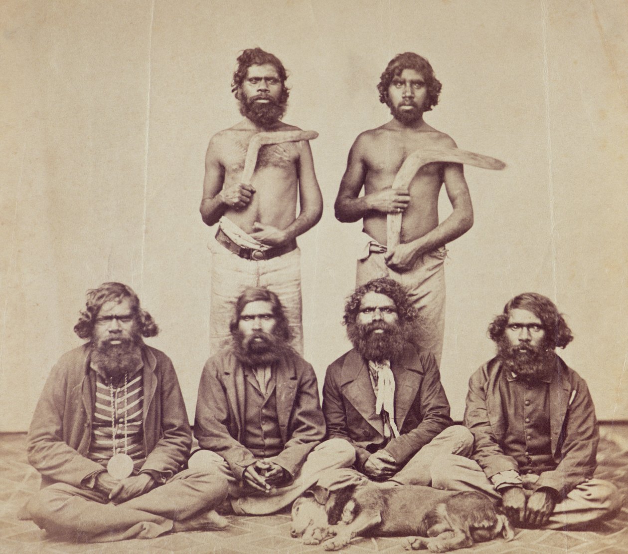 アボリジニの男性、1870年頃（アルブメンプリント） 作： オーストラリアの写真家