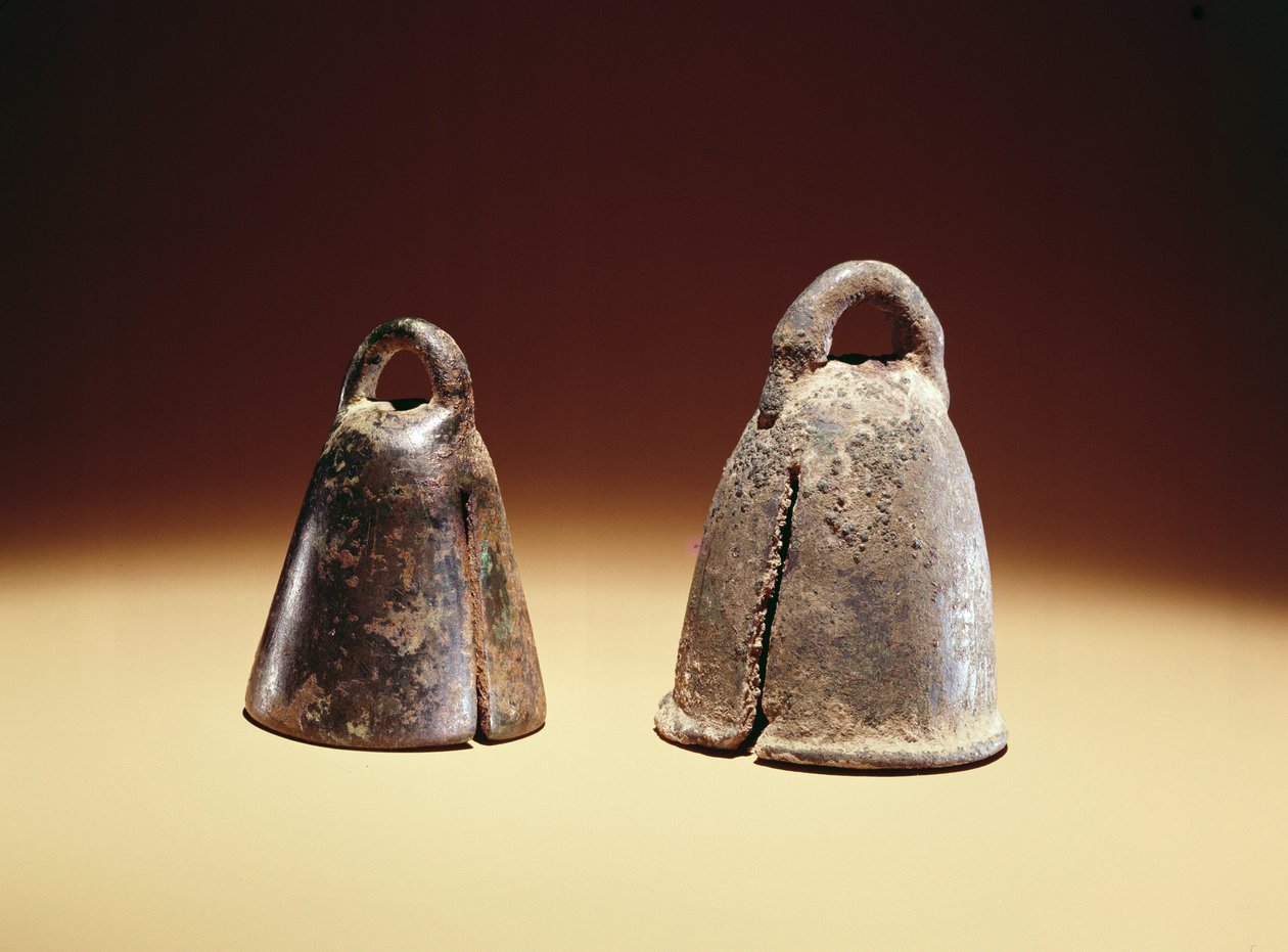 イラクのバビロン出身の馬鈴、紀元前700年頃（ブロンズ） 作： バビロニア
