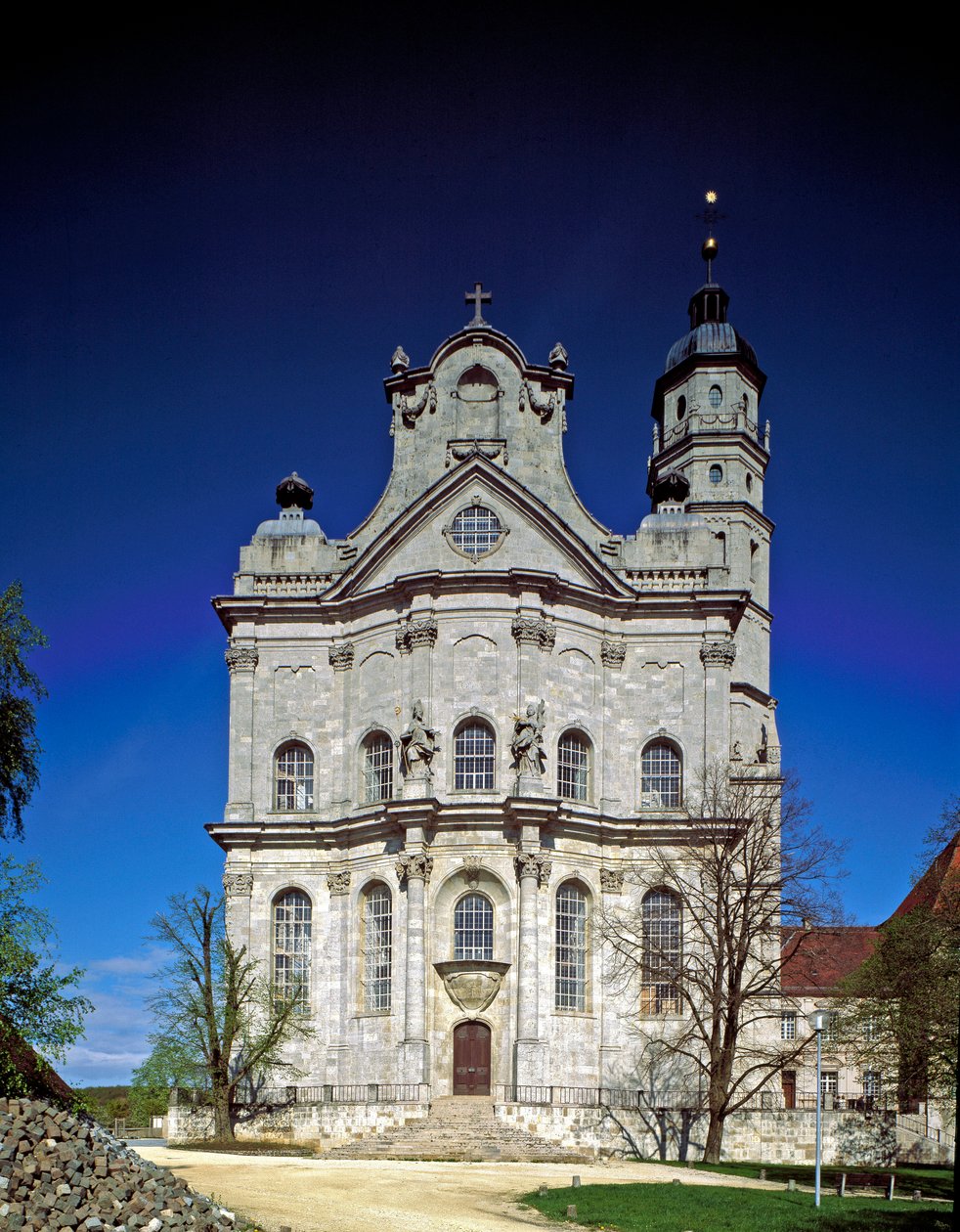 建築家Johann Balthasar Neumann (1687-1753) による修道院のファサードの眺め ドイツ、ネレスハイム 作： バルタザール・ノイマン
