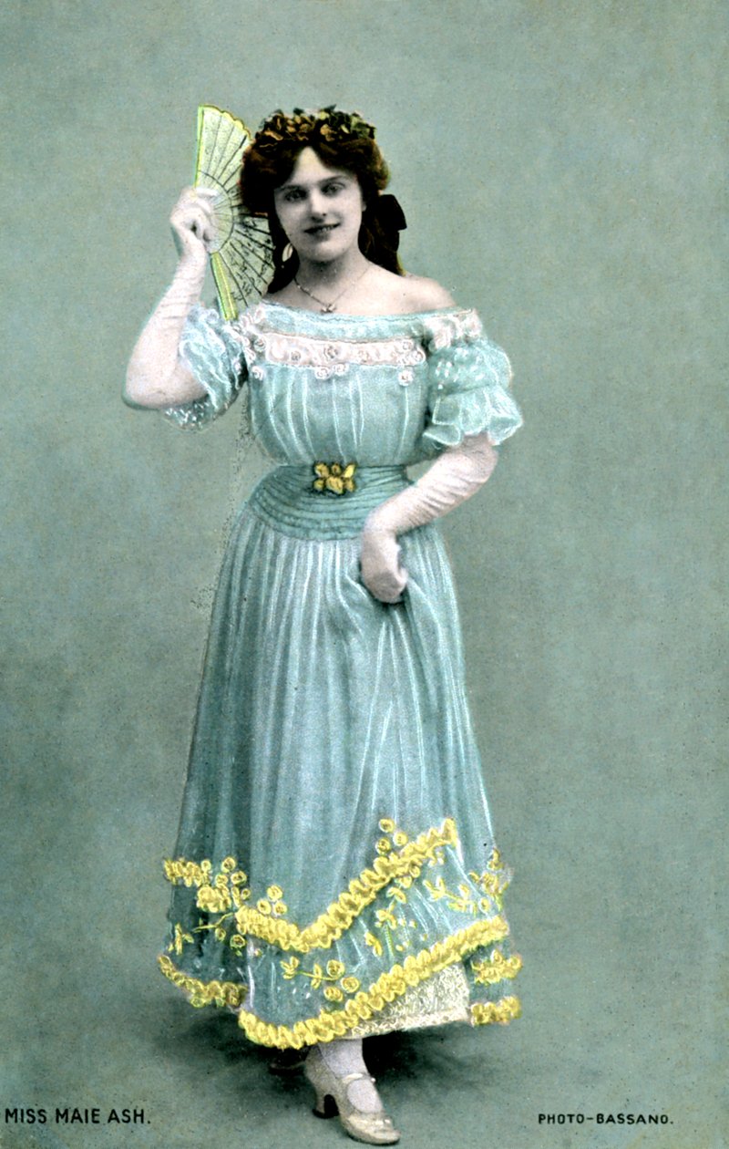 メイアッシュ、女優、1905年。 作： バッサーノスタジオ