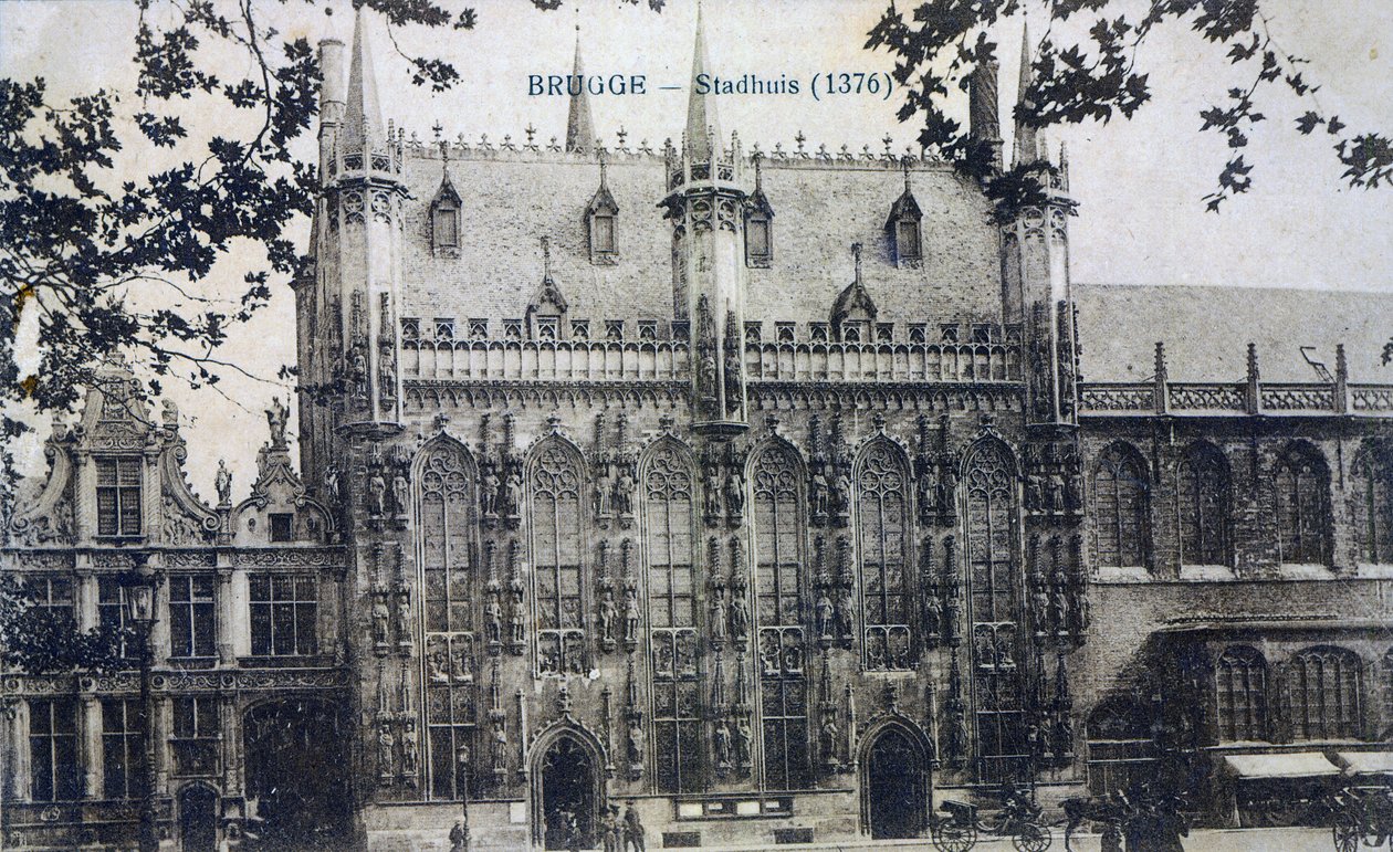 1912年頃、ブルージュの市庁舎を描いた絵葉書 作： ベルギーの写真家