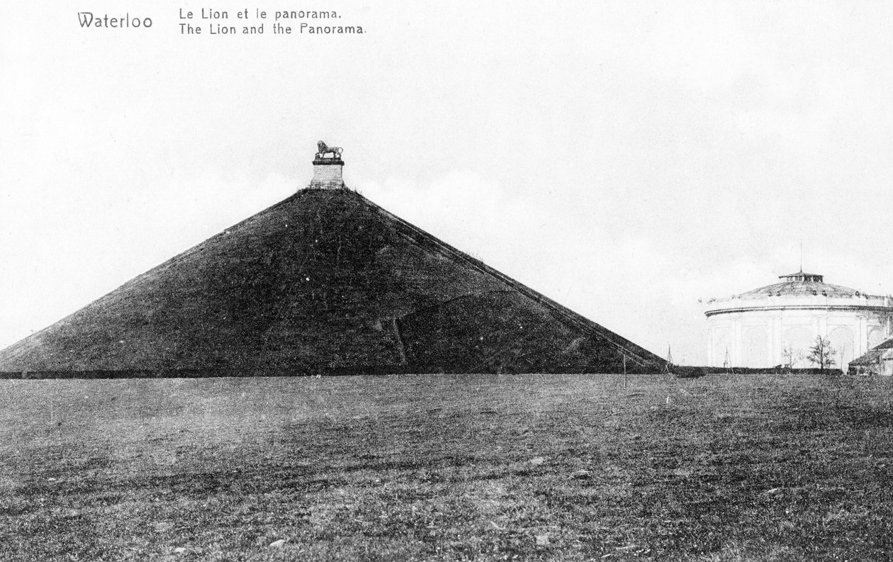 ビュートデュライオン（ライオンズマウンド）とウォータールーのパノラマ、記念ポストカード、1912年頃（フォトリソ） 作： ベルギーの写真家