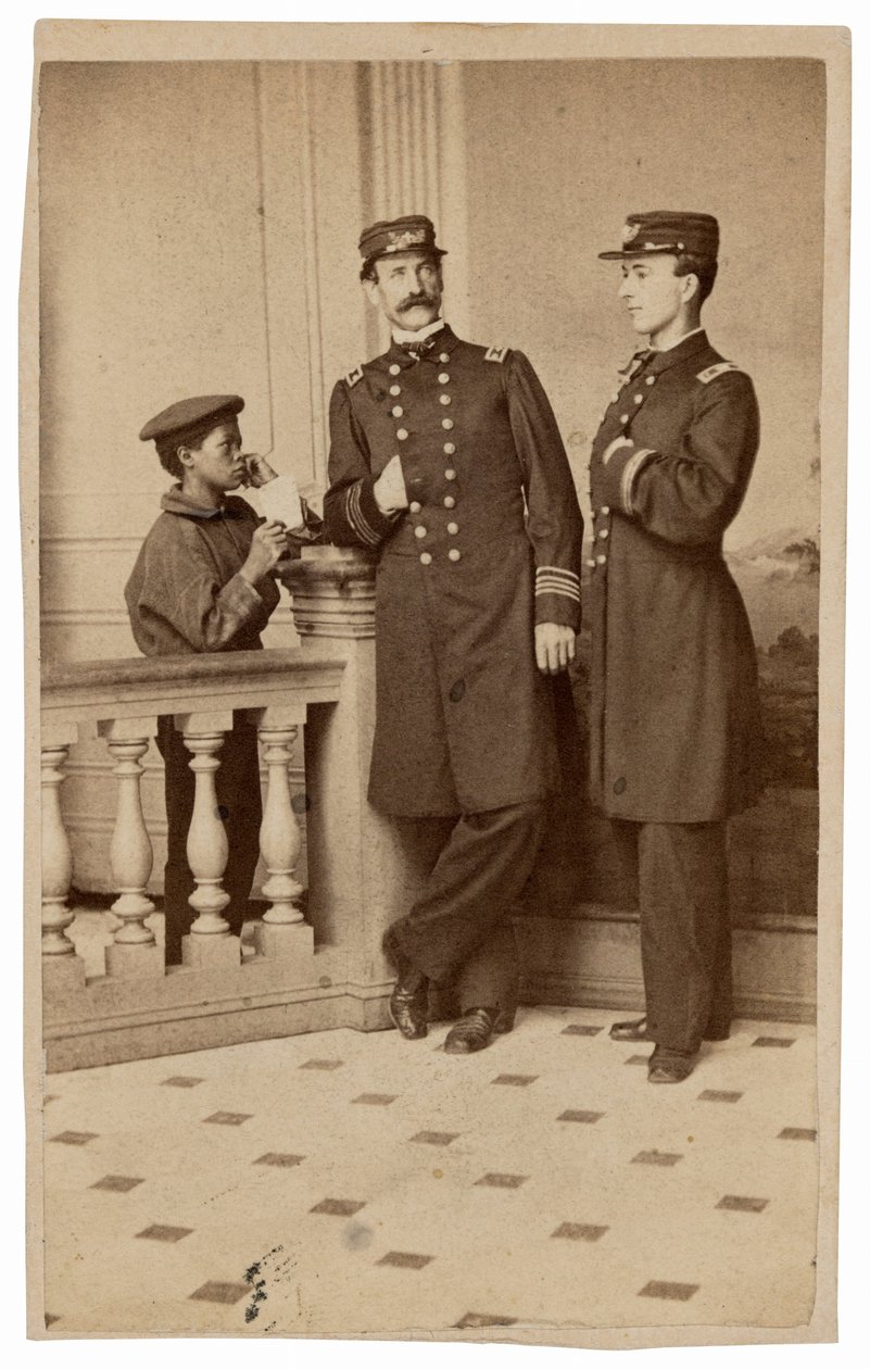 海軍士官と使者の肖像,c.1863年（写真） 作： バーナード・モーゼス