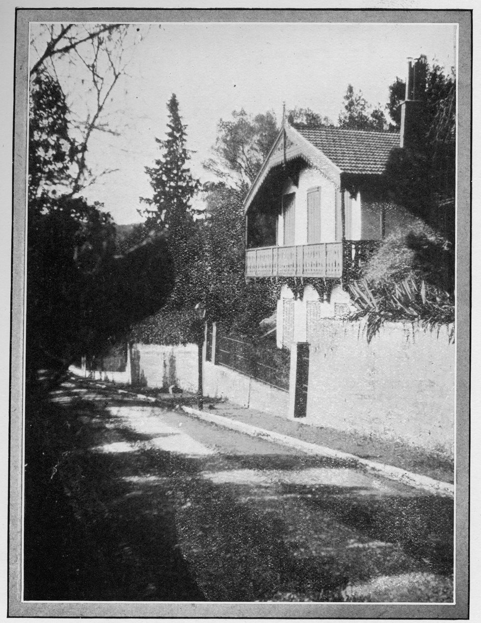 シャレーラソリチュード、フランス、イエール、1882年から84年までロバートルイススティーブンソンの家 作： イギリスの写真家