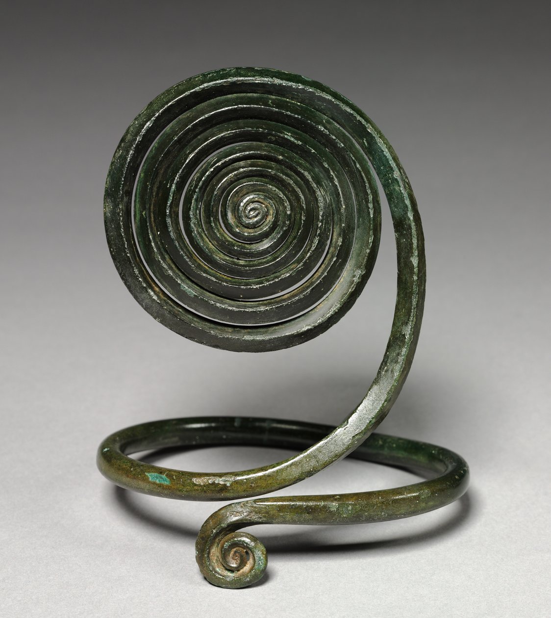 スパイラルアルミラ、中央ヨーロッパ、紀元前1500年頃 作： 青銅器時代