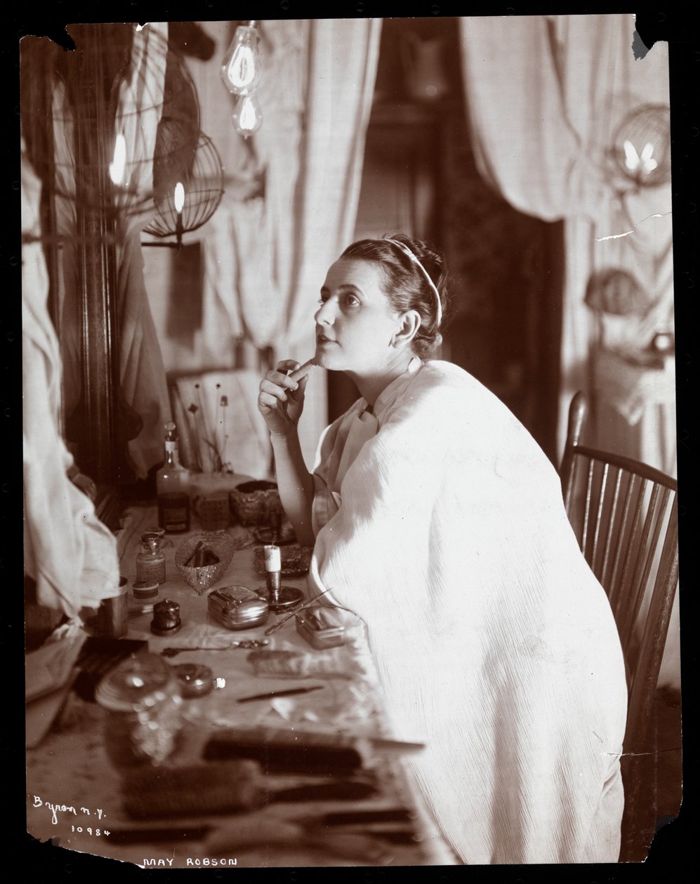 May Robson、1901（銀ゼラチンプリント） 作： バイロンカンパニー