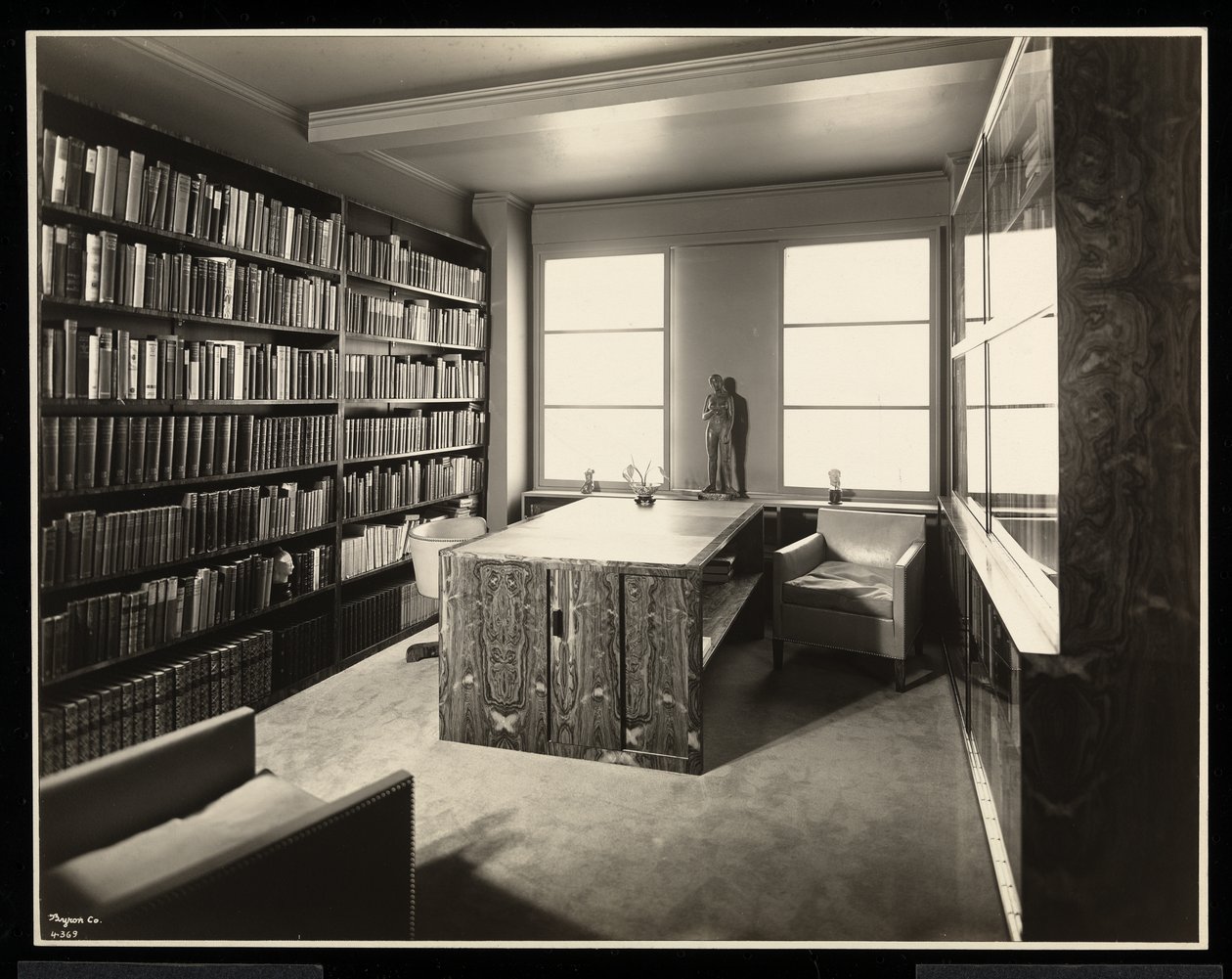 ジョンA.ダンバー氏の家にある図書館、1931年、ニューヨーク、50イースト77thストリート（シルバーゼラチンプリント） 作： バイロンカンパニー