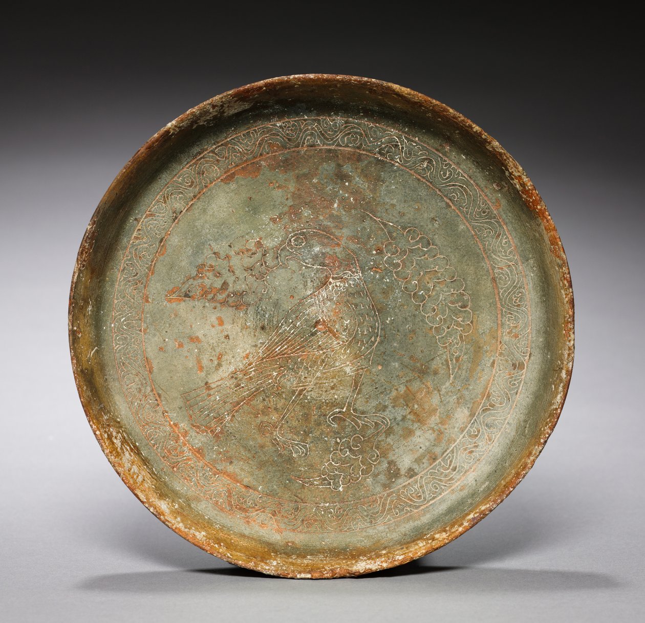ホークと葉を持つディーププレート、1100年代 作： ビザンチン
