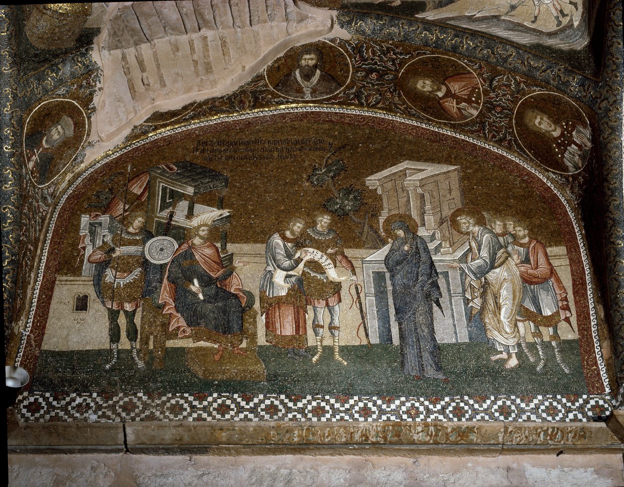 国勢調査、ヘロデ大王の前のマリアとヨセフ（1310-1320年のモザイク） 作： ビザンチン