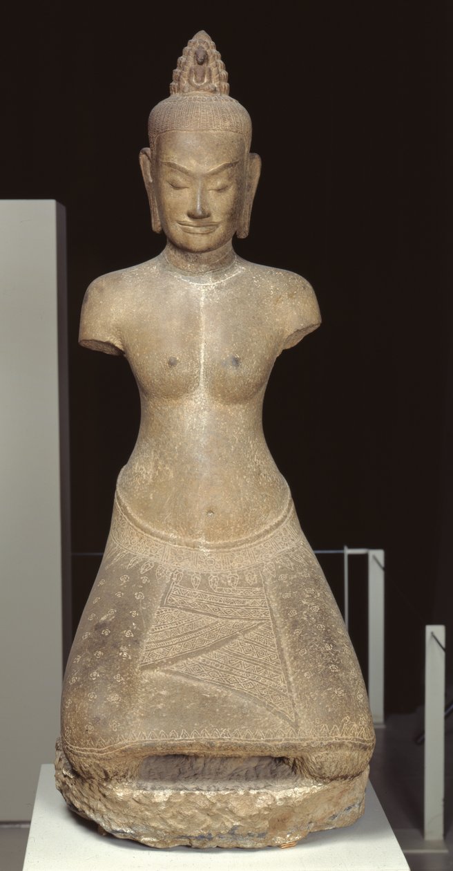仏教の神タラまたはPrajnaparamita（砂岩）を装ったジャヤラジャデビの像 作： カンボジア語学校