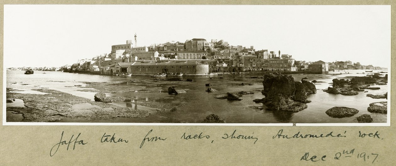 アンドロメダの岩を見せる古いヤッファ、1917年12月2日 作： 大tアーサーロードス