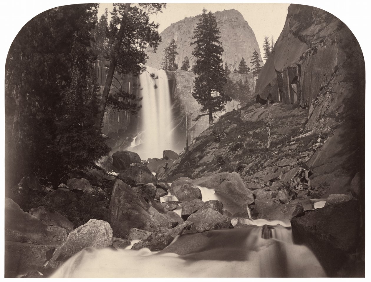 Piwyac、Vernal Fall、300 フィート、ヨセミテ 作： カールトン・E・ワトキンス