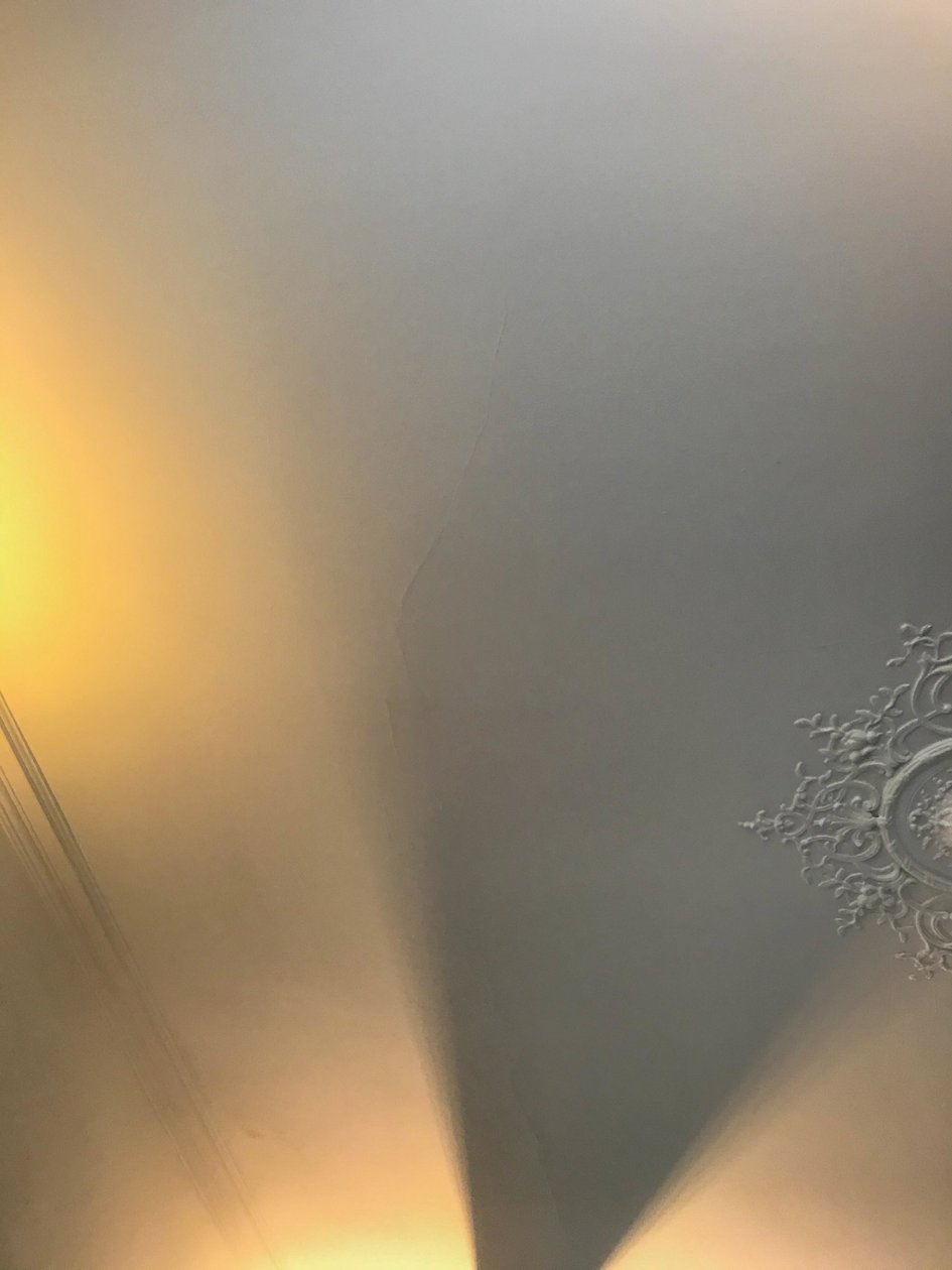 構図 - 建築 - 詳細, 2019（写真） 作： セシル・ジャメット