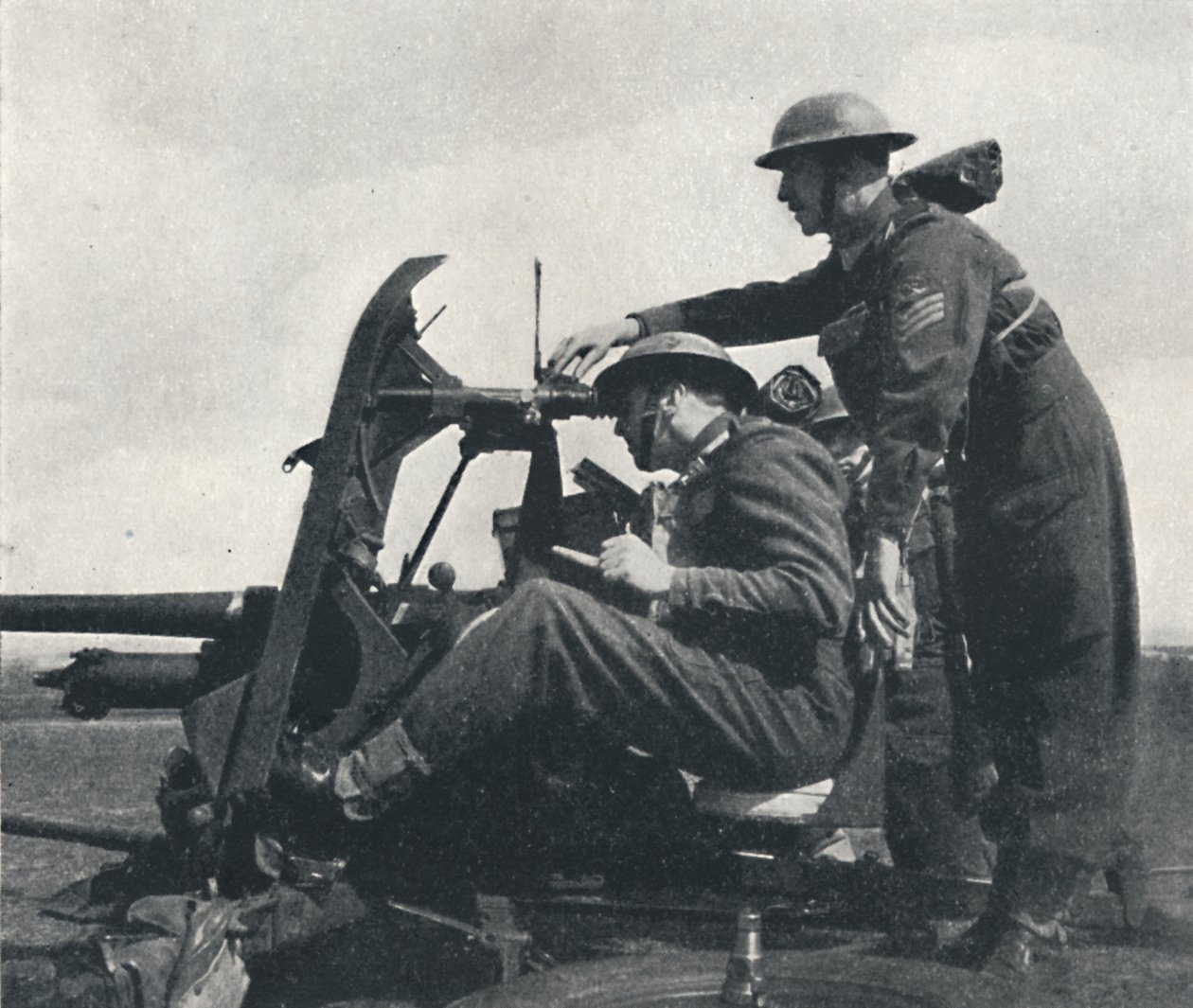 対戦車、1941 作： セシル・ビートン