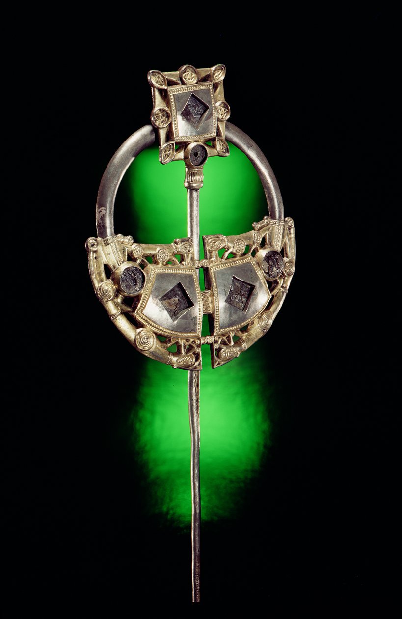 環状ブローチ、Ardagh Hoard、Reerasta、リムリック州、Viking Age（シルバーゴールド） 作： ケルト