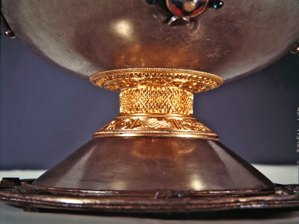 The Ardagh Chalice, Reerasta, County Limerick (銀に銀メッキ、エナメル、真鍮、ブロンズ) (228699の詳細) 作： ケルト