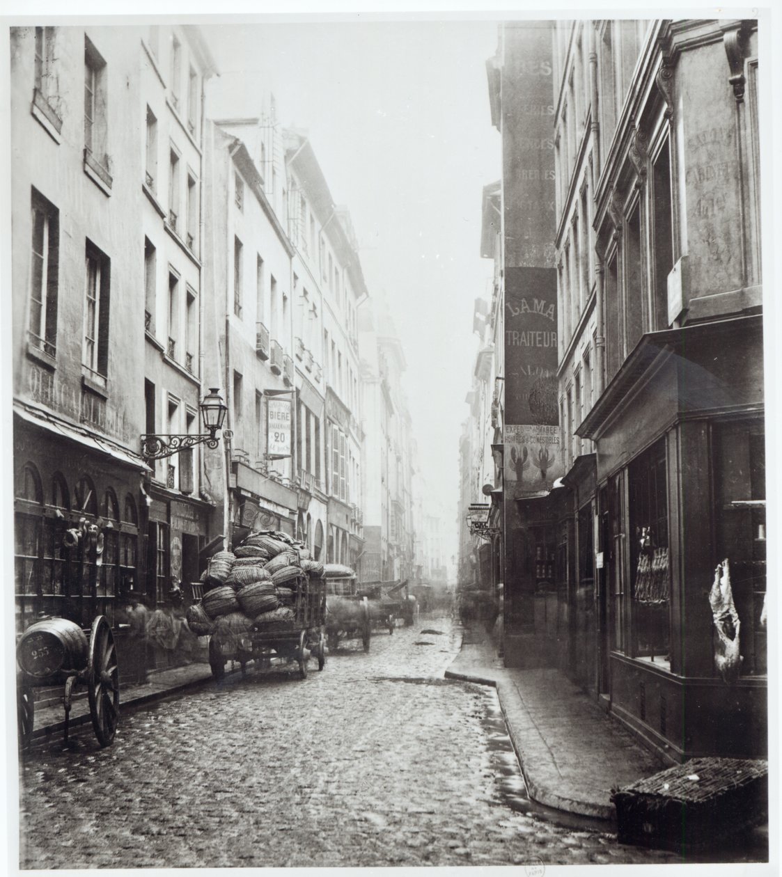 1858-78年、パリのモントルグイユ通りから出たRue de la Grande Truanderie 作： チャールズ・マーヴィル