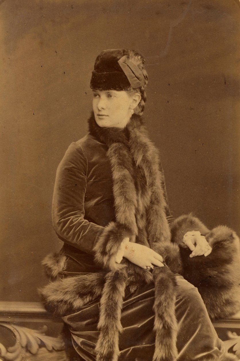 マリー・パブロフナ・ロマノヴァ - ロシアの大公マリア・パブロフナ (1854-1920)、ベルガマスコ、チャールズ (カール) (1830-1896) 作。 アルブミン写真、c。 1880年。ロシア国立映画・写真アーカイブ、クラスノゴルスク 作： チャールズ・ベルガマスコ