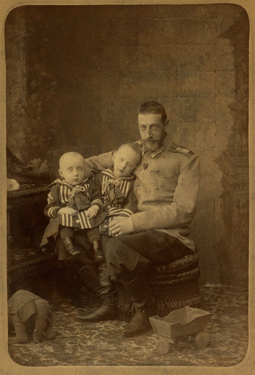 Großfürst Konstantin Konstantinowitsch von Russland mit Söhnen, Iwan Konstantinowitsch und Gabriel Konstantinowitsch von Charles Bergamasco