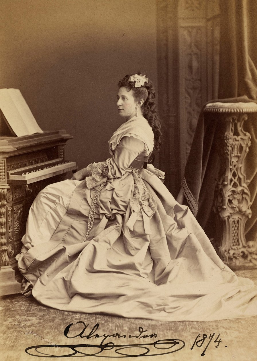 ザクセン アルテンブルク大公爵夫人アレクサンドラ イオシフォヴナの肖像 (1830-1911) 作： チャールズ・ベルガマスコ