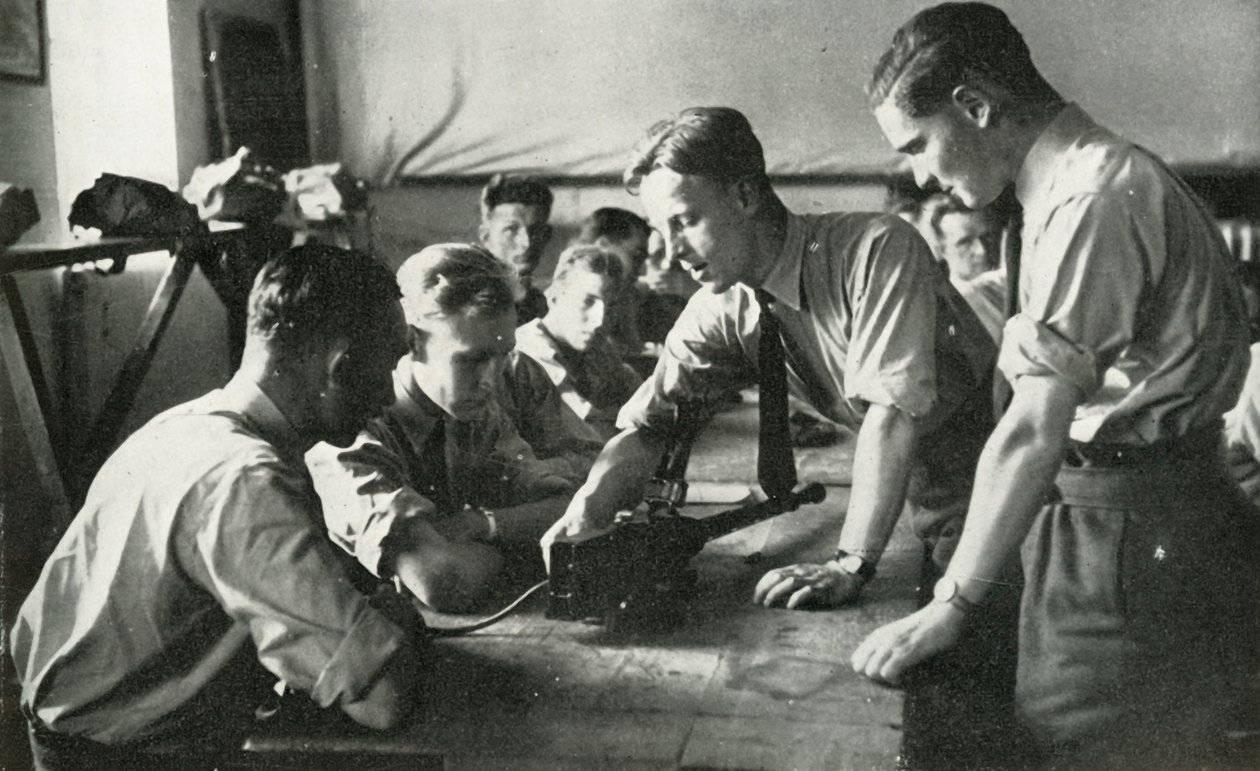武器について学ぶRAF職員、1941年。 作： チャールズ・ブラウン