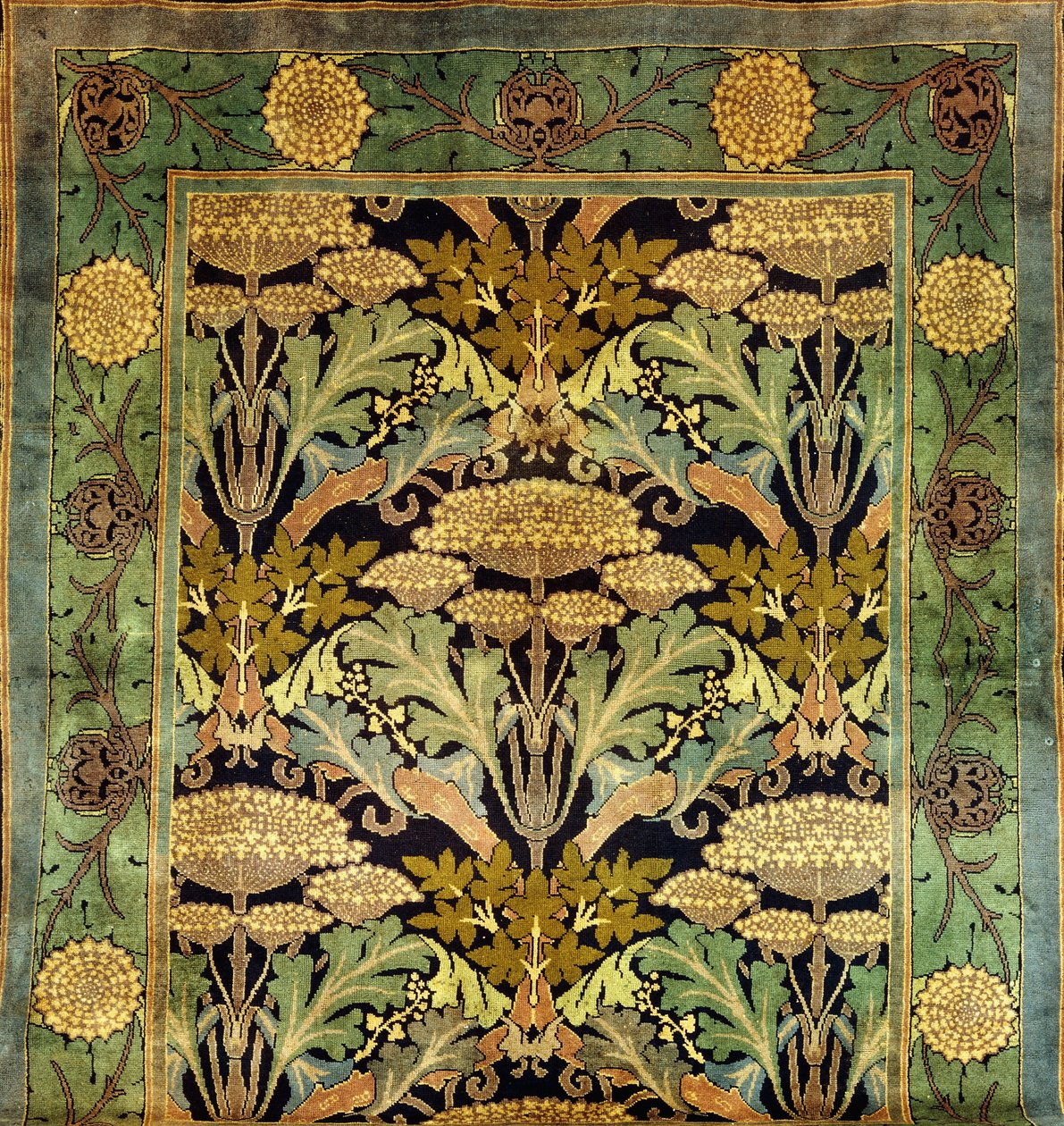 花柄のドニゴールウールカーペット、1903年頃（ウール） 作： チャールズ・フランシス・アネスリー・ヴォイジー