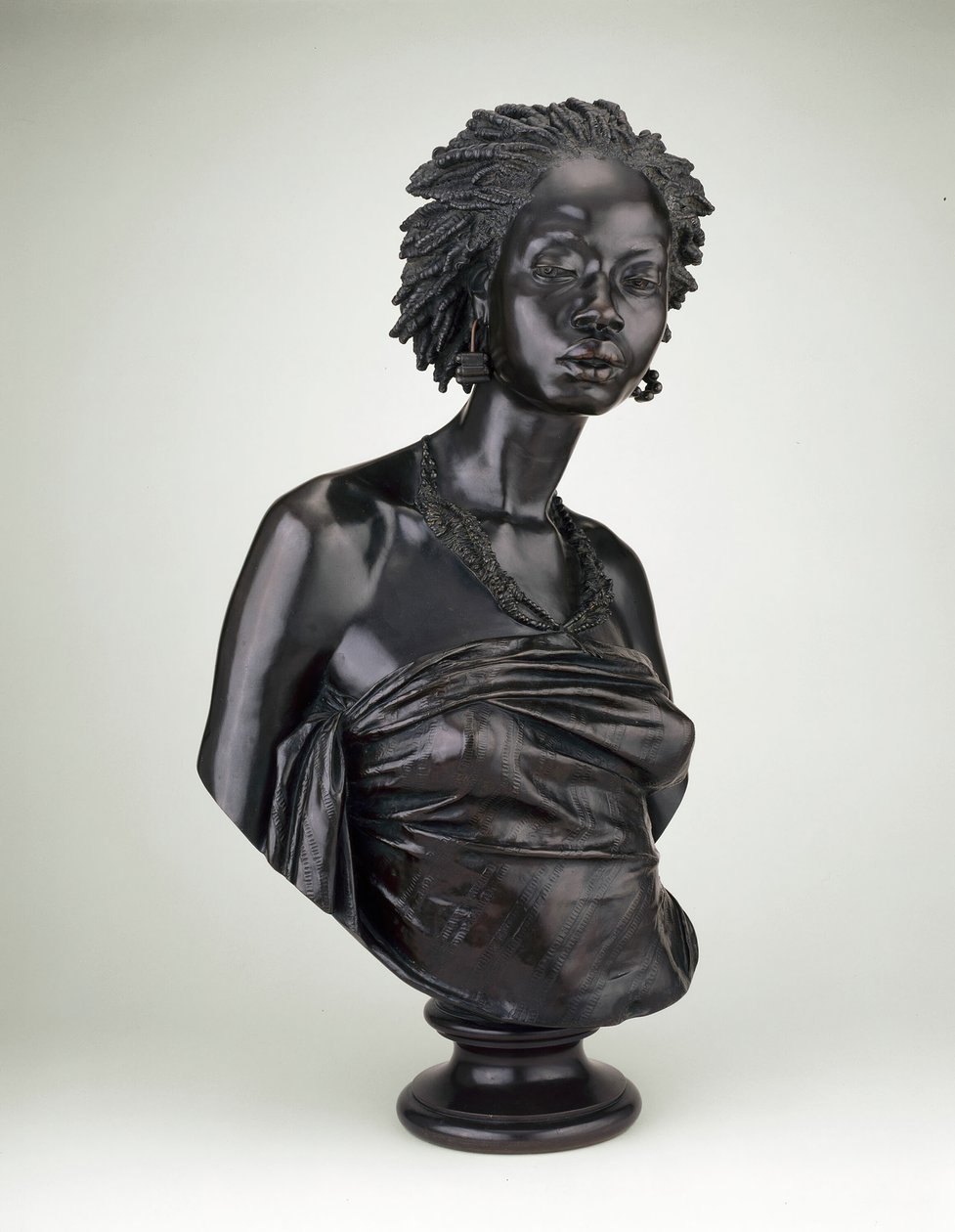 アフリカ人女性の胸像、1851 年。 作： チャールズアンリジョセフコーディエ
