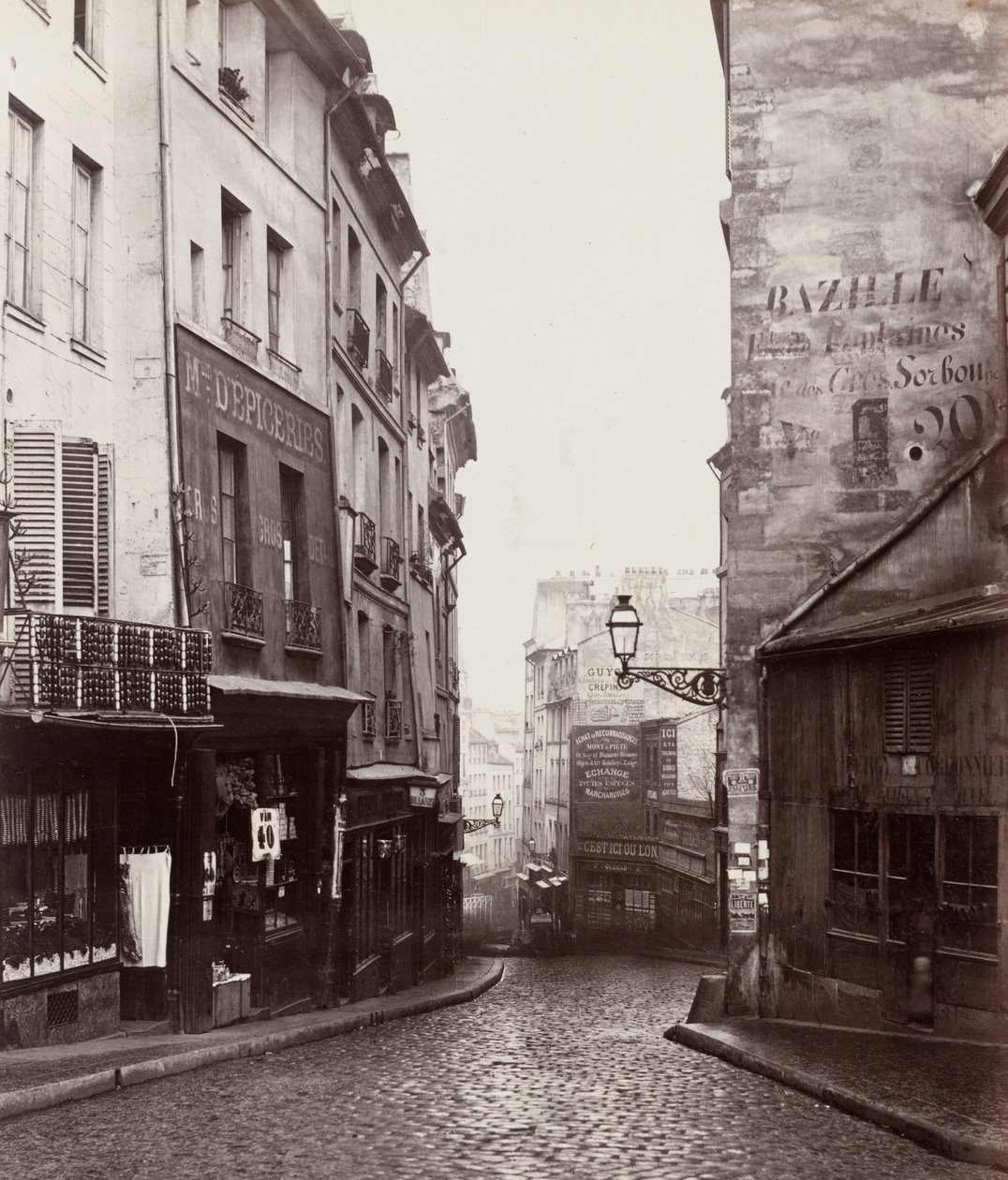 モンターニュ・サント・ジュヌヴィエーヴ通り、ラプラス通り交差点付近 (Rue de la Montagne-Sainte-Geneviève prés de carrefour de la rue LaPlace) 作： チャールズ・マーヴィル